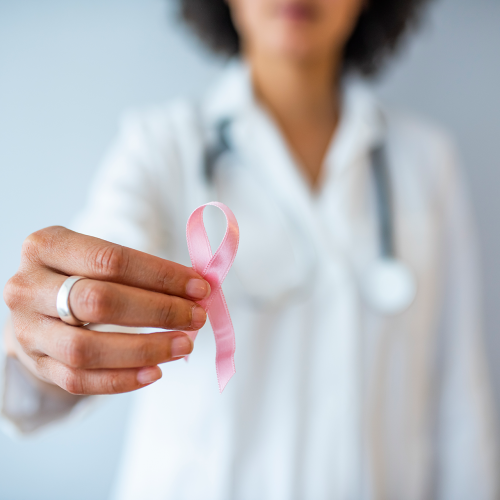 Redes sociales, el gran aliado de las farmacias en la lucha contra el cáncer de mama